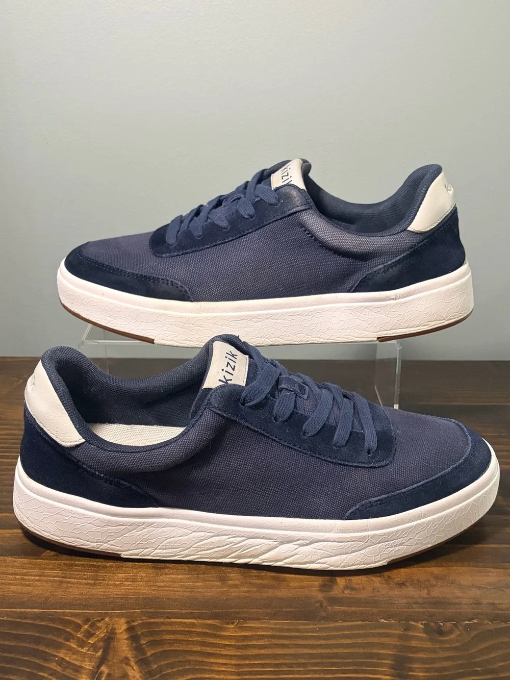 Kizik Men’s Prague Navy Casual Lace-Up Sneakers Men’s 9 Wide, Women’s 10.5 Wide